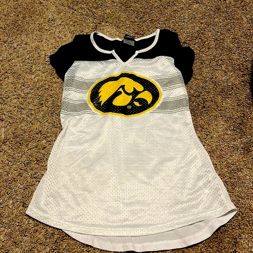 T-shirt v-neck